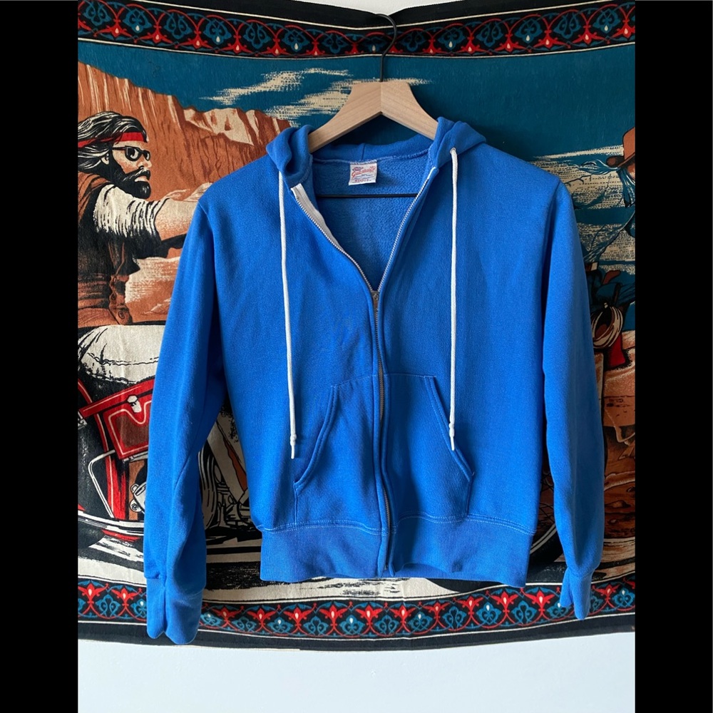 Gad~abouts blueberry sweatshirt